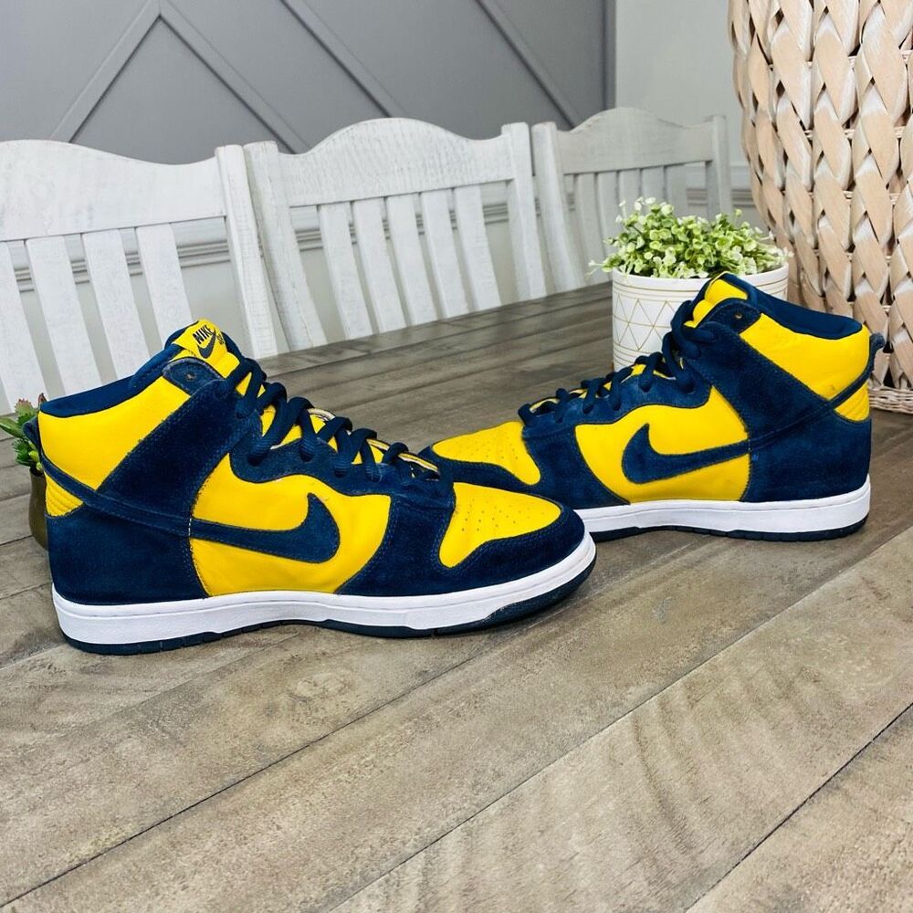 Nike SB 2005 Dunk High Michigan Top Sneakers Navy Yellow Size 10.5 - Picture 5 of 7
